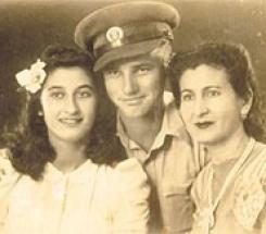 יוסף גוסטין ביום נישואיו עם יפה  (ירקוני) ואמה מלכה אברמוב